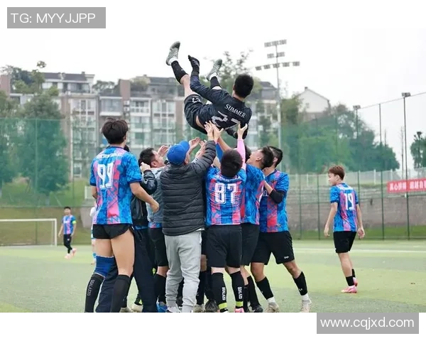 足球哪个对的较量揭示了团队合作与个人能力的完美结合 足球哪个对的较量揭示了团队合作与个人能力的完美结合