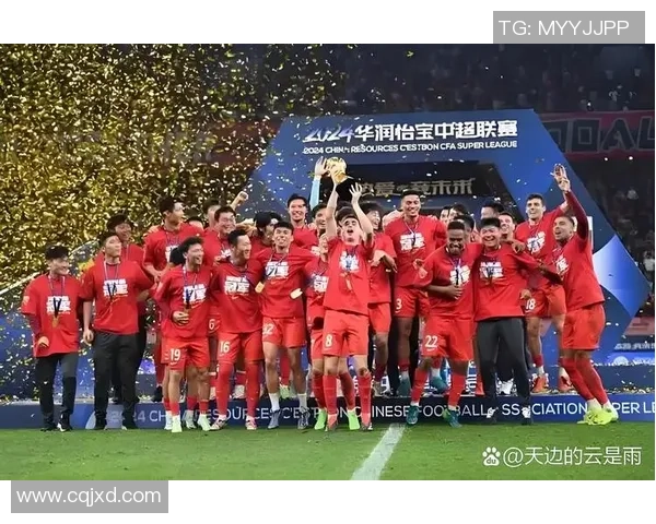 高中足球男生的拼搏与梦想:在绿茵场上追逐青春的热血与荣耀 高中足球男生的拼搏与梦想:在绿茵场上追逐青春的热血与荣耀